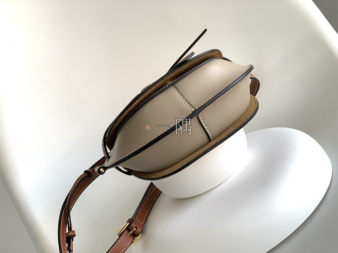 羅意威 LOEWE 精品包包