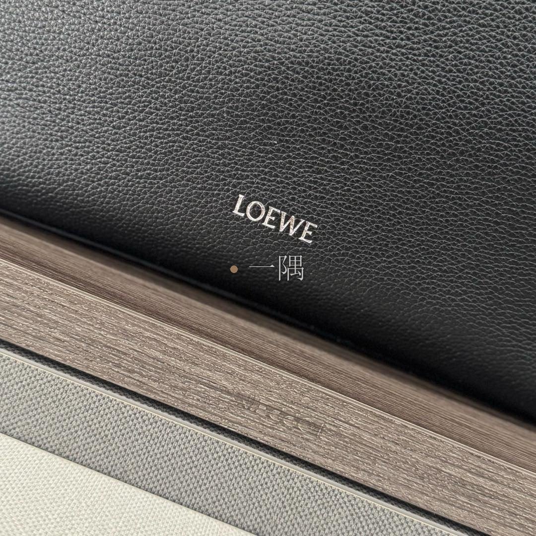 羅意威 LOEWE 精品包包