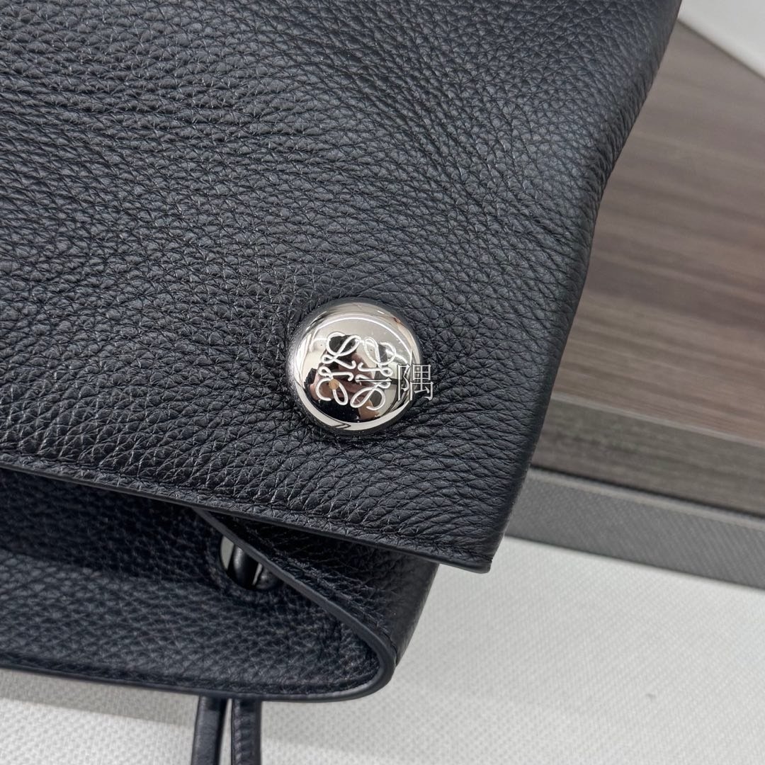 羅意威 LOEWE 精品包包