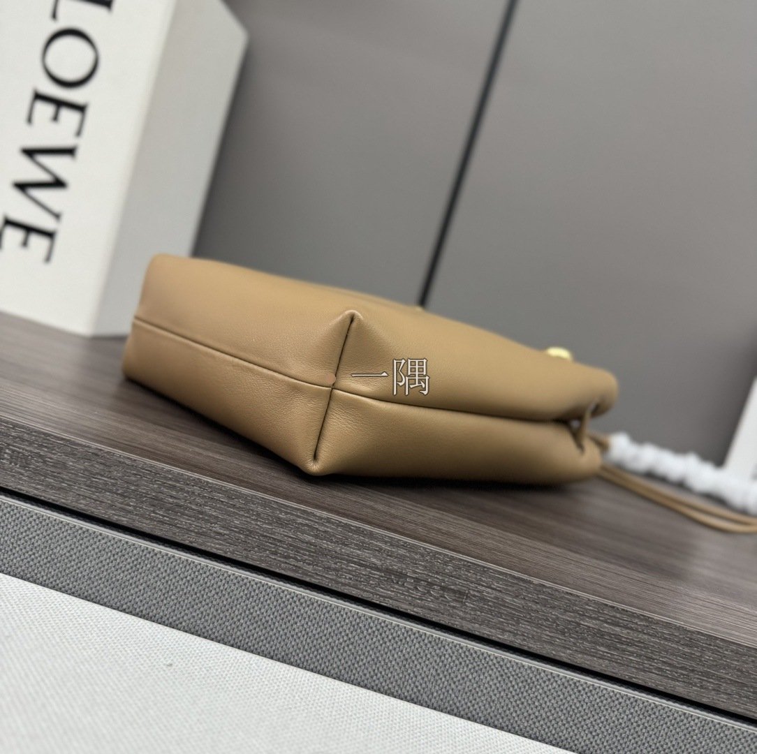 羅意威 LOEWE 精品包包