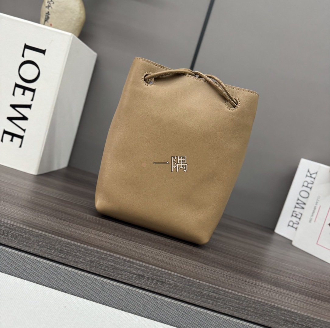羅意威 LOEWE 精品包包