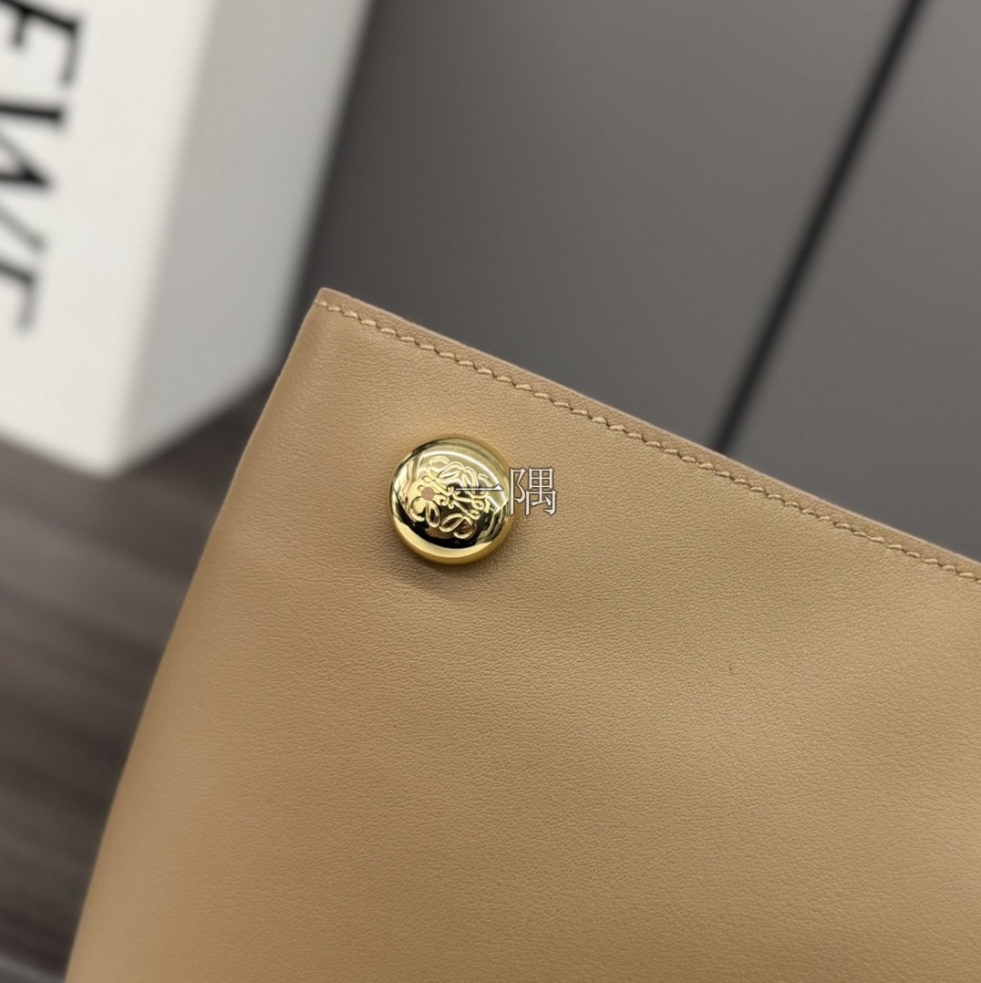 羅意威 LOEWE 精品包包