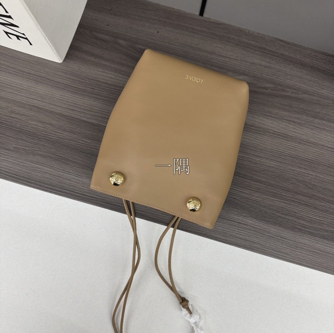 羅意威 LOEWE 精品包包
