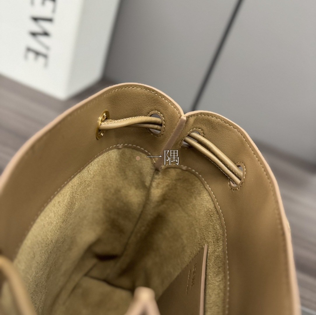 羅意威 LOEWE 精品包包