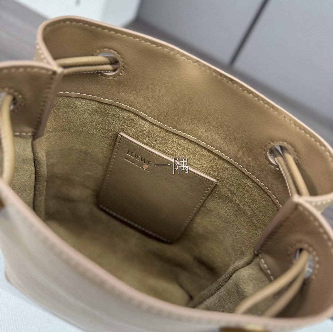 羅意威 LOEWE 精品包包