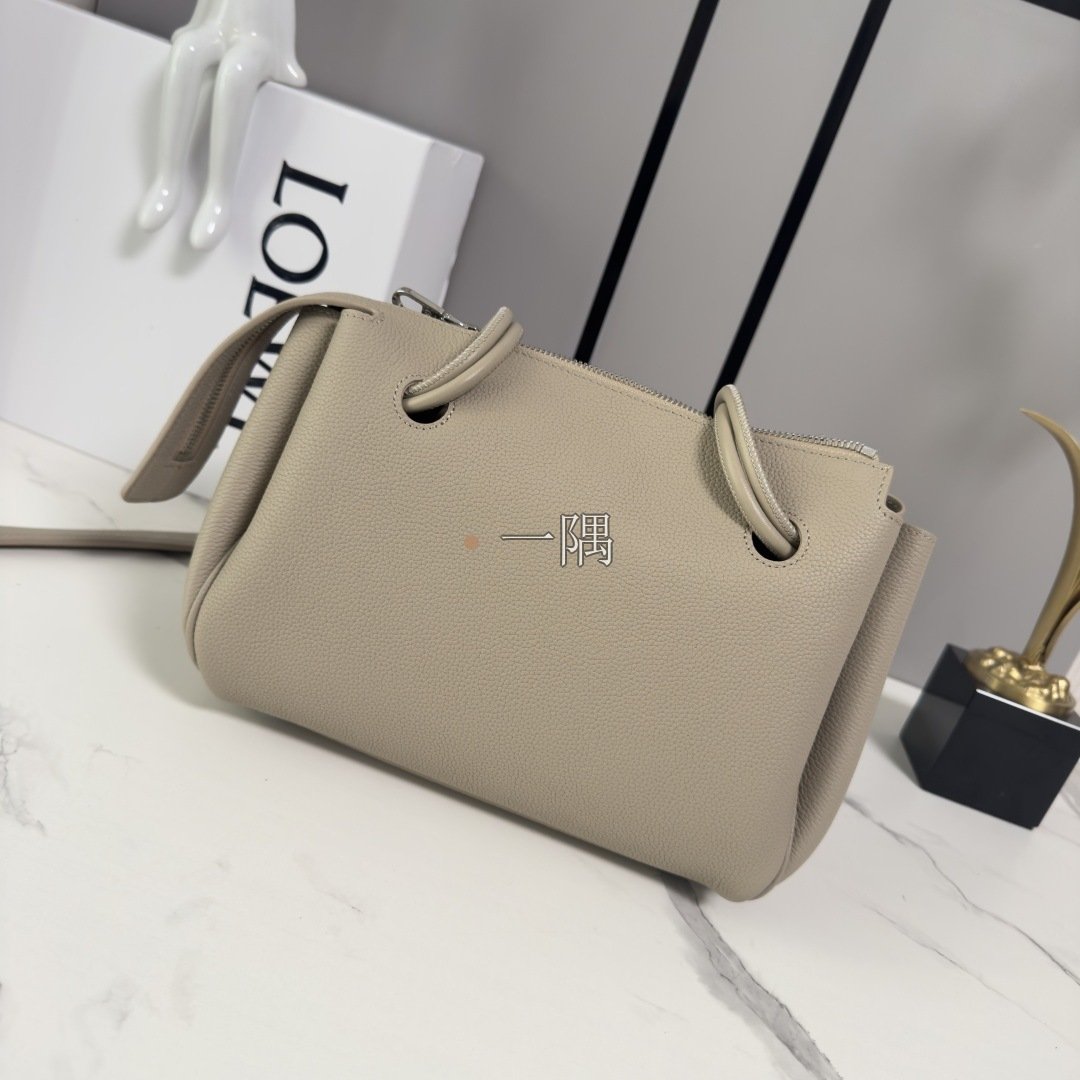 羅意威 LOEWE 精品包包