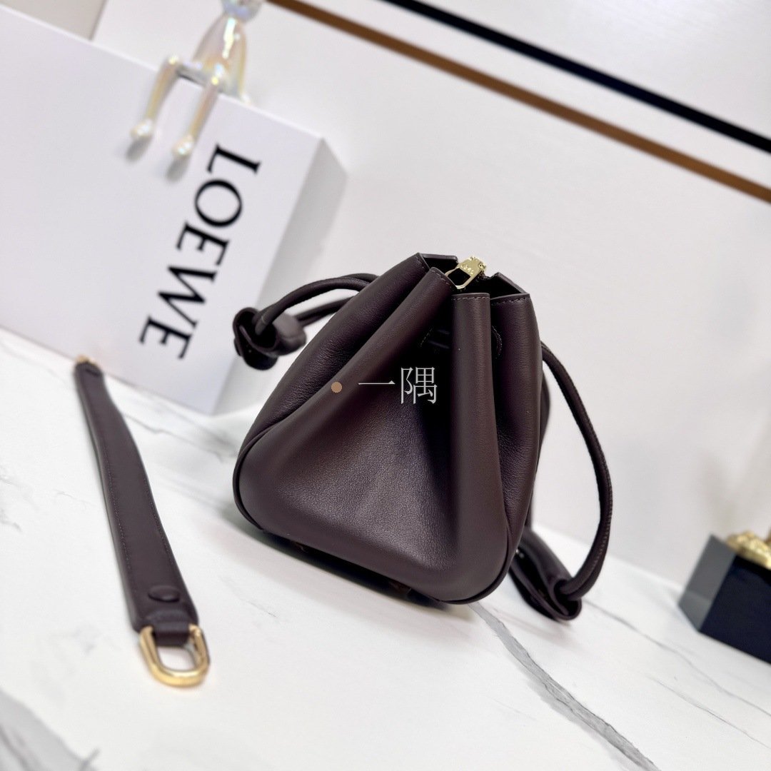 羅意威 LOEWE 精品包包