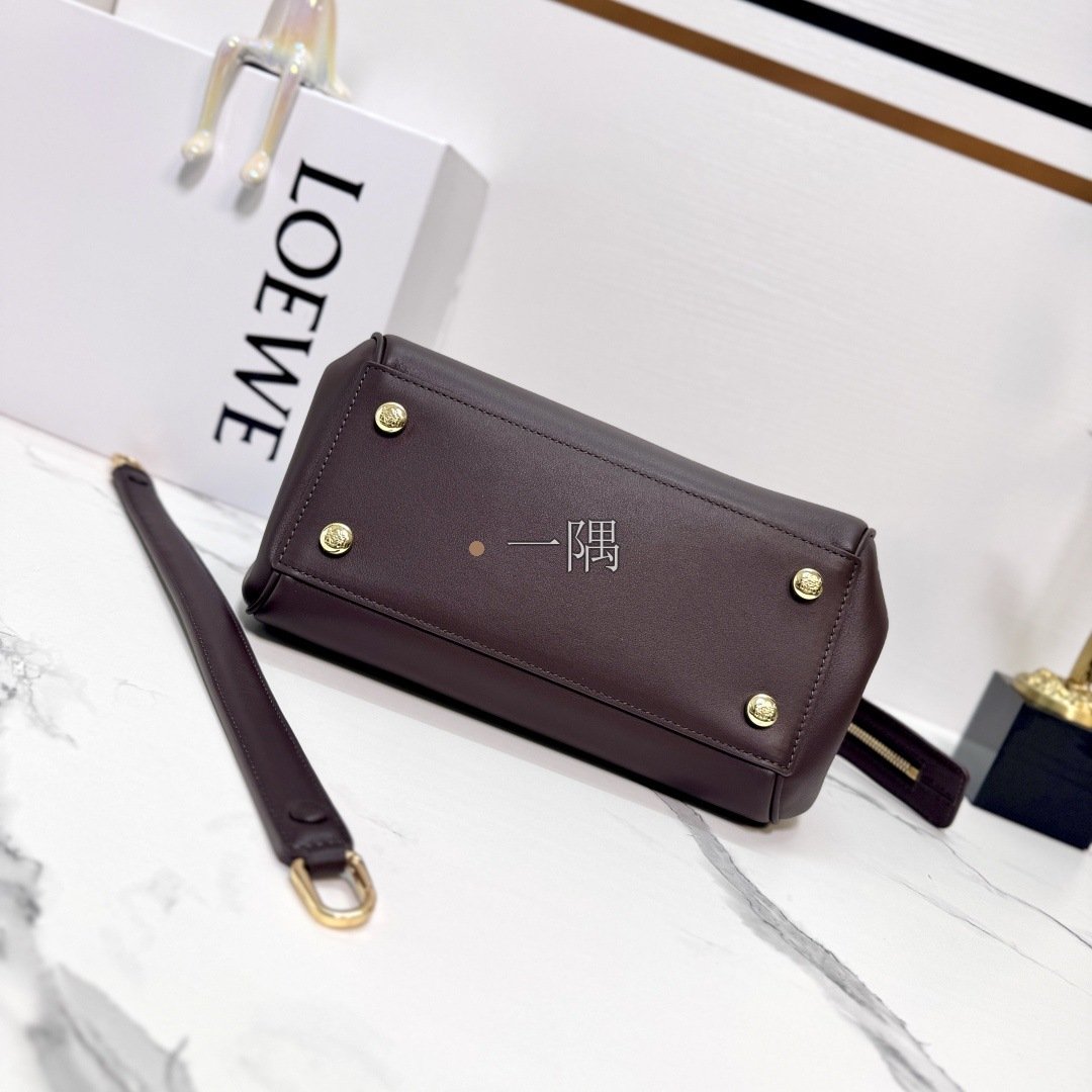 羅意威 LOEWE 精品包包