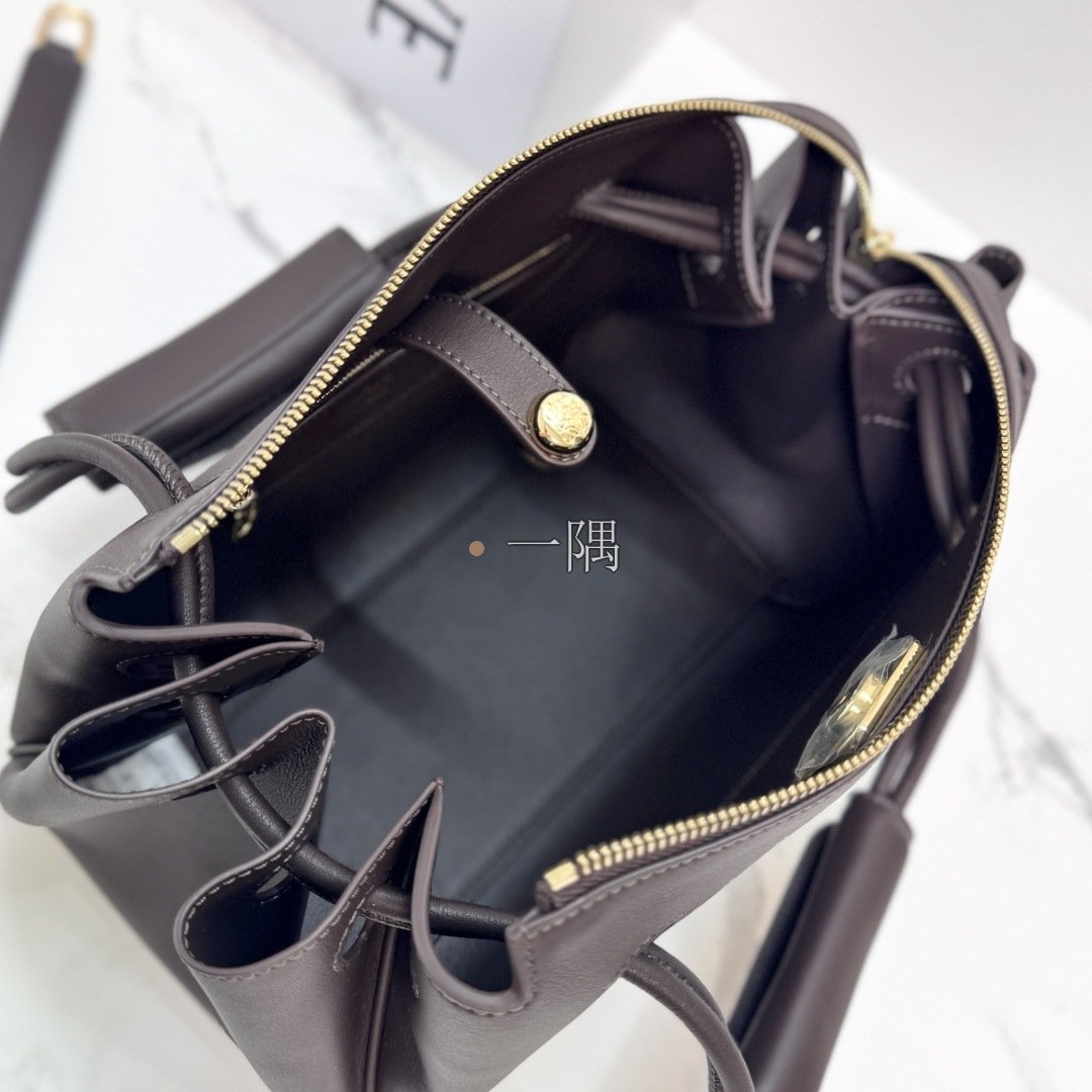 羅意威 LOEWE 精品包包