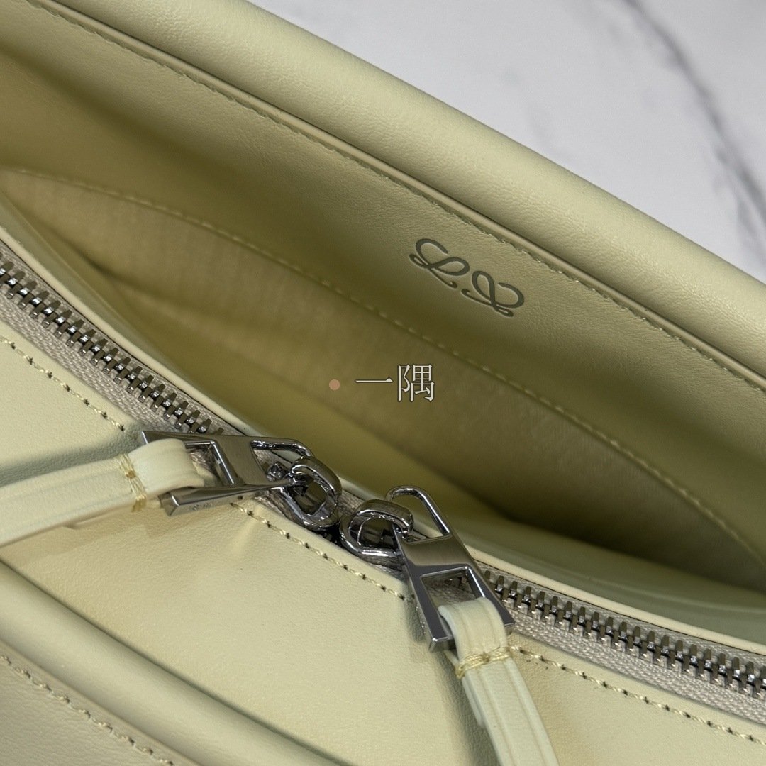 羅意威 LOEWE 精品包包