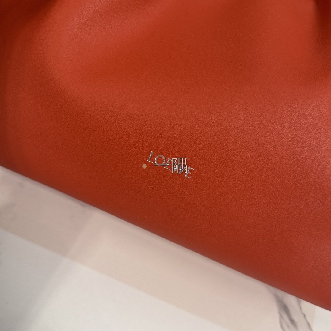 羅意威 LOEWE 精品包包