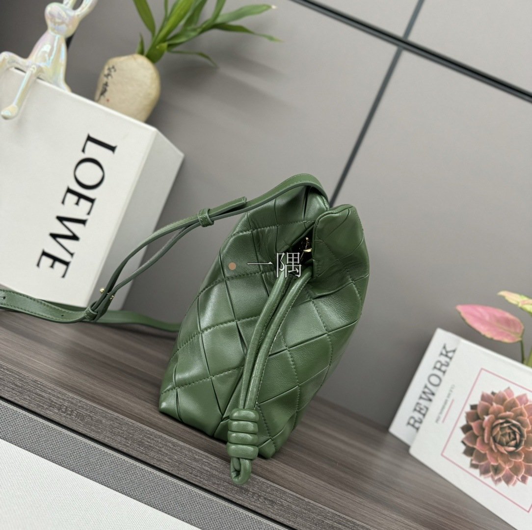 羅意威 LOEWE 精品包包