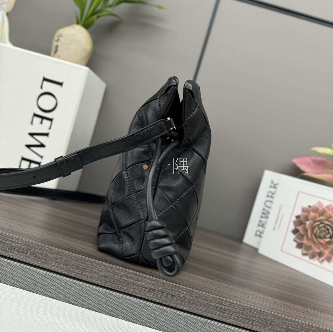 羅意威 LOEWE 精品包包