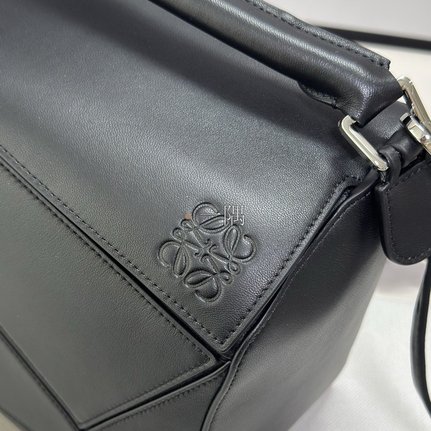 羅意威 LOEWE 精品包包