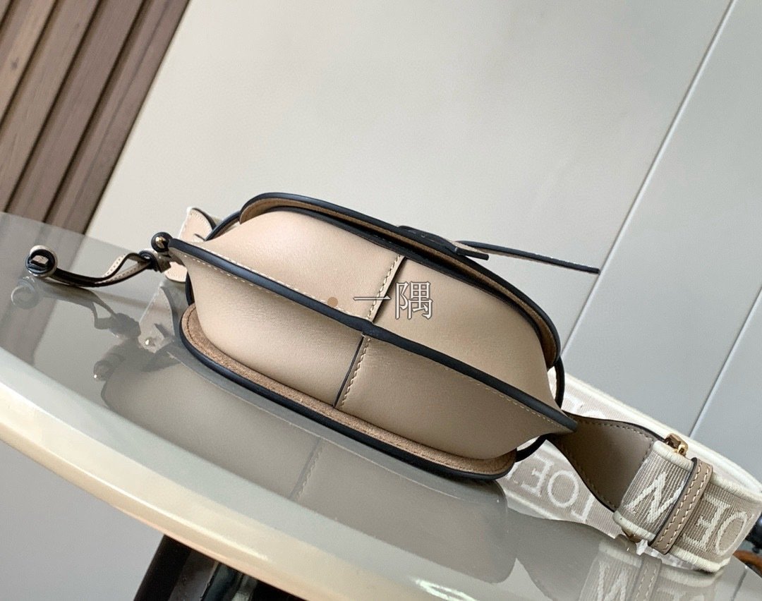 羅意威 LOEWE 精品包包