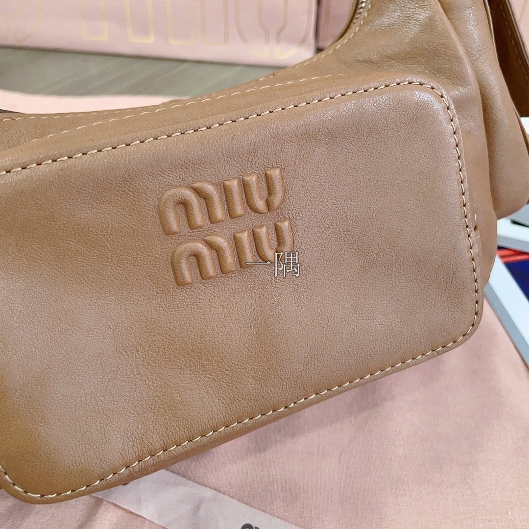 繆繆 MiuMiu 精品包包