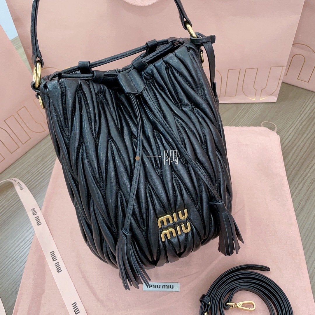 繆繆 MiuMiu 精品包包