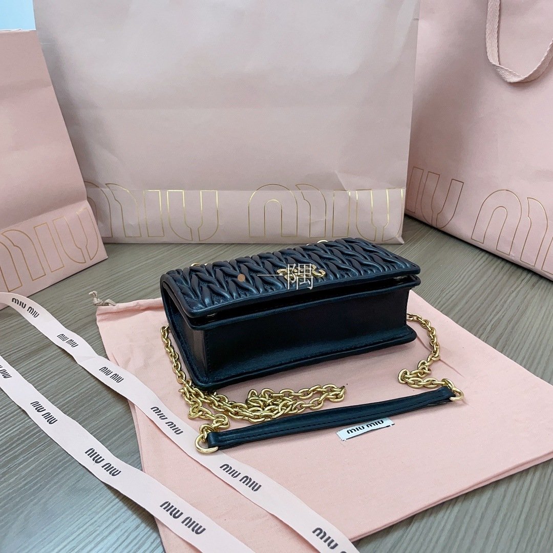 繆繆 MiuMiu 精品包包