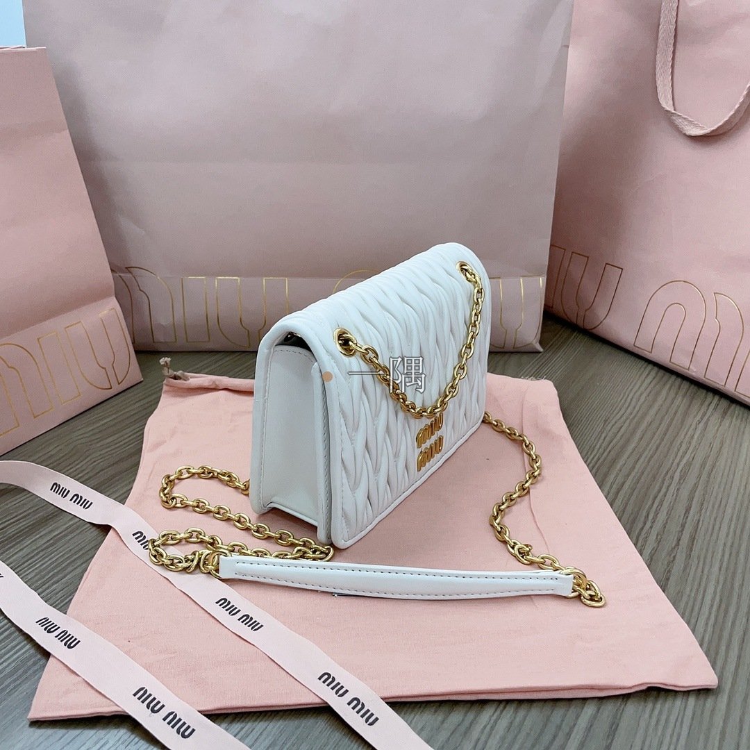 繆繆 MiuMiu 精品包包