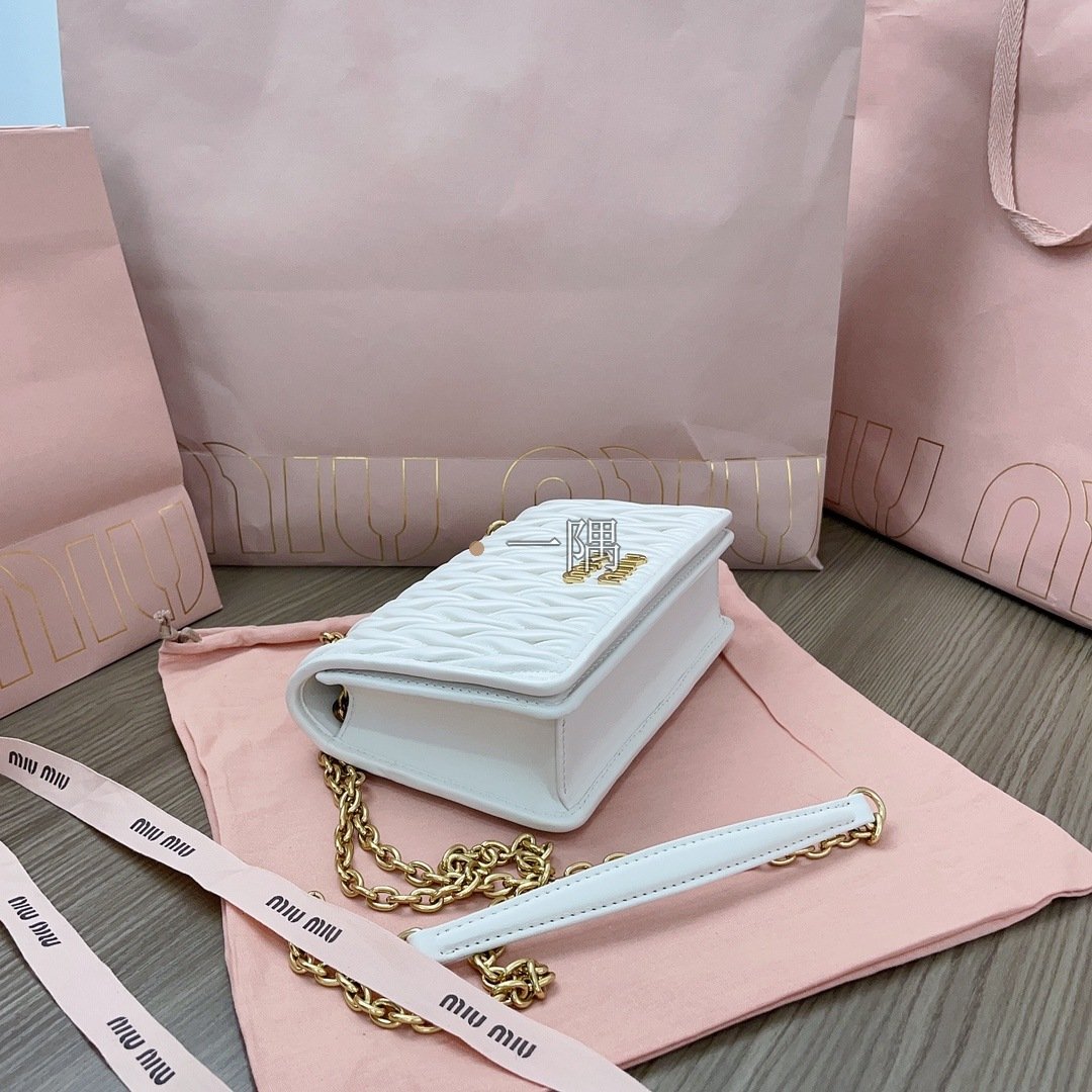 繆繆 MiuMiu 精品包包