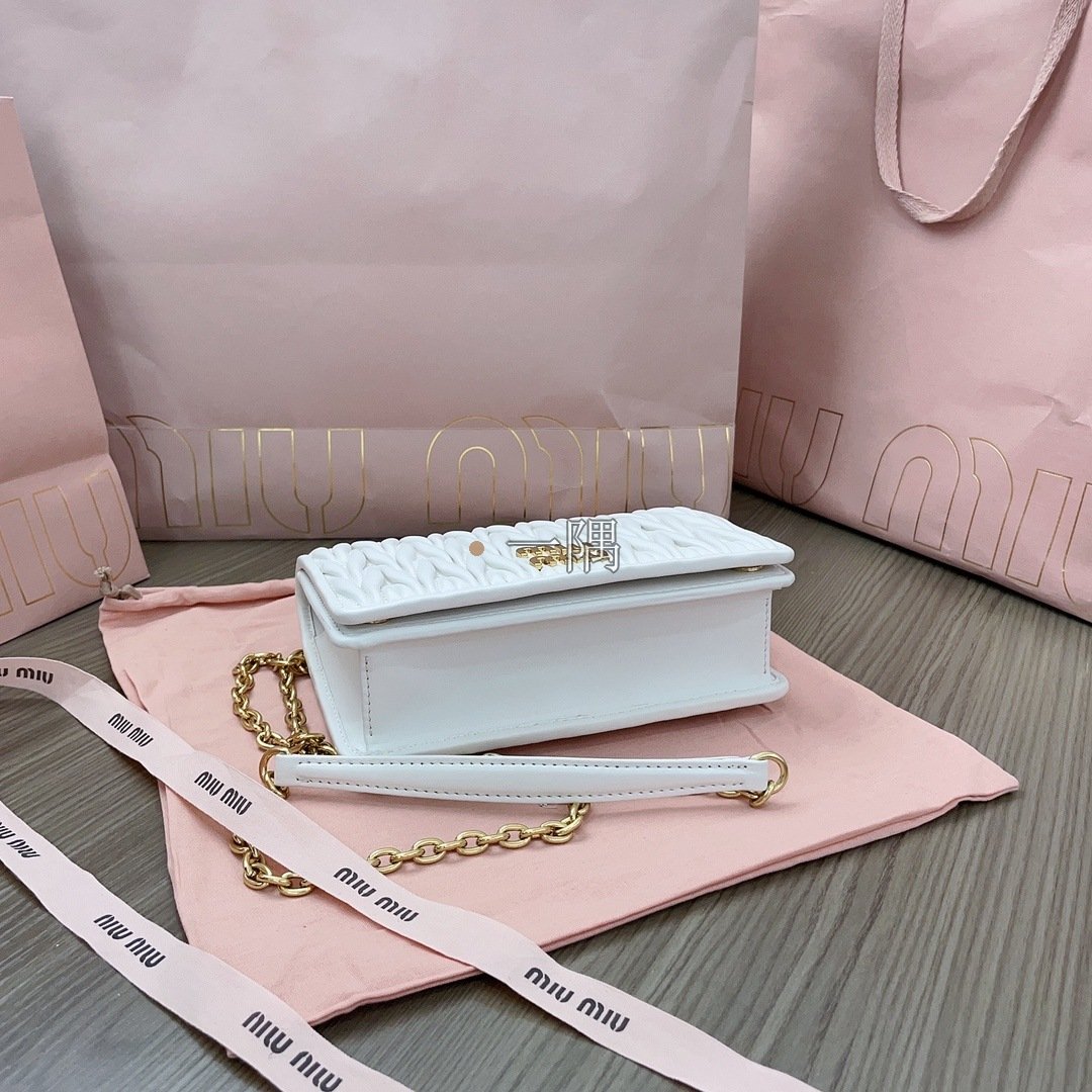 繆繆 MiuMiu 精品包包