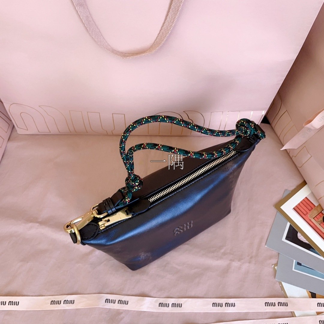 繆繆 MiuMiu 精品包包