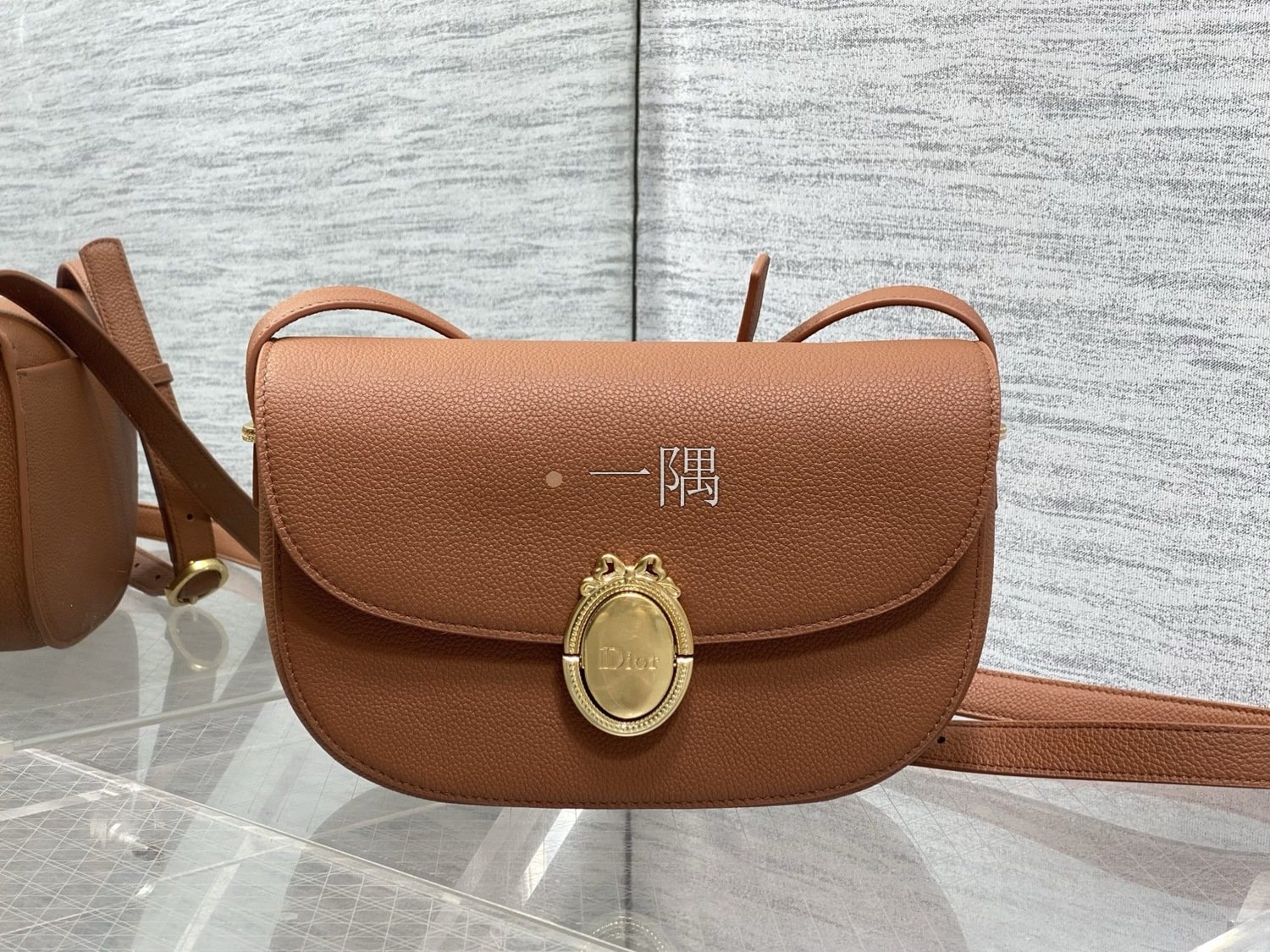 迪奧DIOR Medaillon, 小號 銀灰色|3922