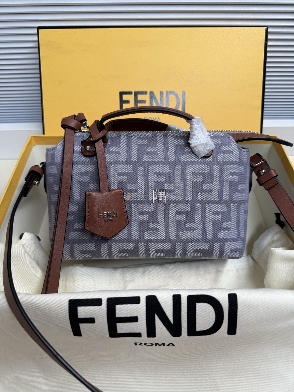 芬迪FENDI By The Way, 迷你 牛仔 FF 提花|8BS098