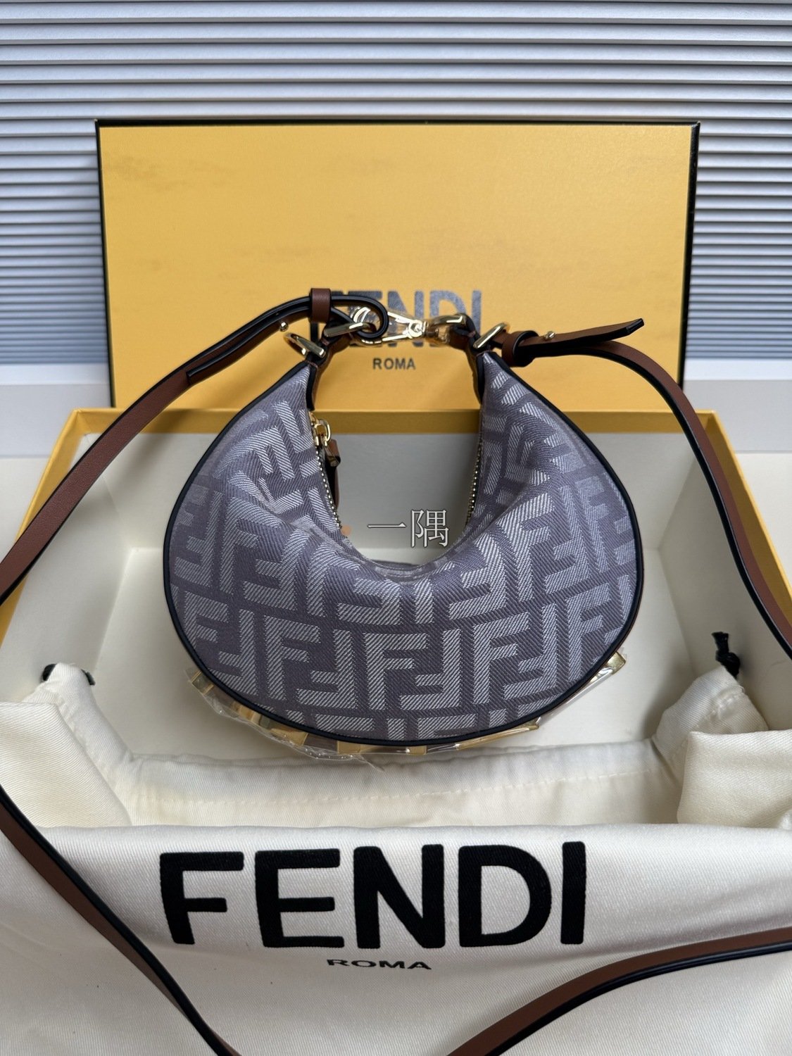 FENDI Fendigraphy, 迷你 棕色老花|8BS081