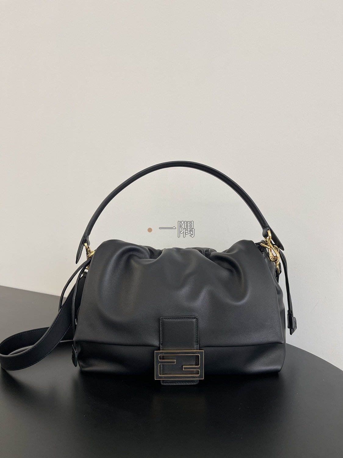芬迪FENDI Mamma Baguette, 大號 黑色|8BR834