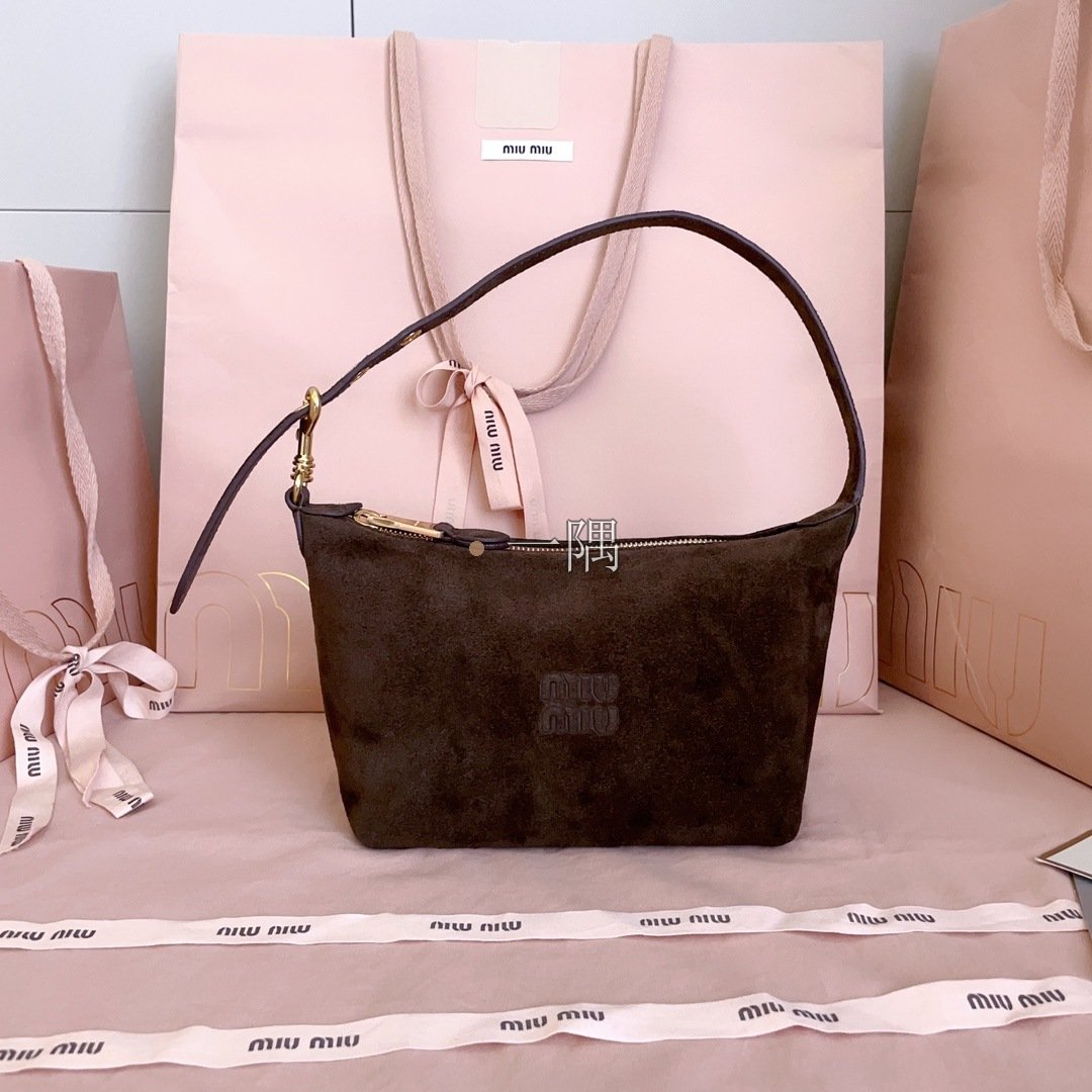 MiuMiu 麂絨皮 小號 米色